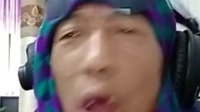 男扮女装唱乌兰图雅歌曲